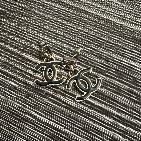 CHANEL Enamel CC Drop Earrings Black - Picture 7 of 11